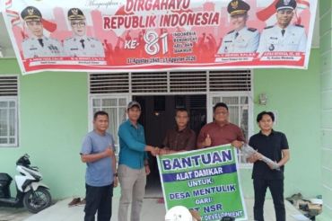 Antisipasi Karhutla, PT Nusantara Sentosa Raya serahkan bantuan Alat Pemadam Api ke MPA Desa Mentulik