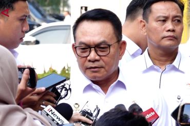Prabowo panggil Menko Polkam gelar rapat penanganan karhutla di istana