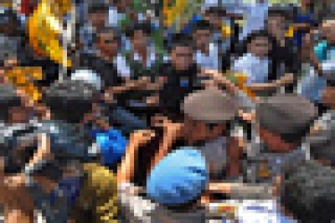 SALING DORONG