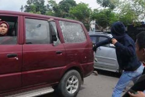 Rusak Mobil Dinas