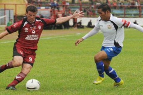 LEWATI LAWAN