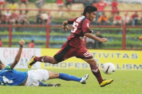 LEWATI LAWAN