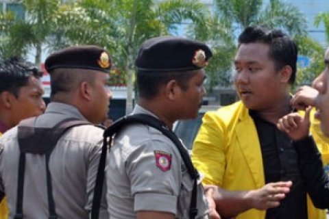 Mahasiswa Tolak Kenaikan Tarif  Pelabuhan Sri Bintan