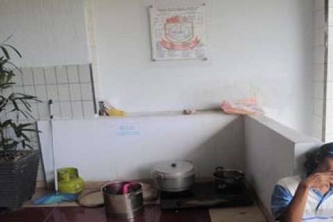 MENGINAP DI KANTOR DPRD