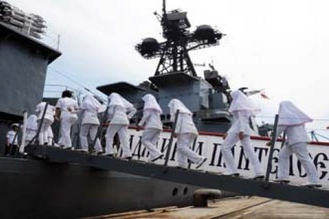 KUNJUNGAN KAPAL PERANG RUSIA