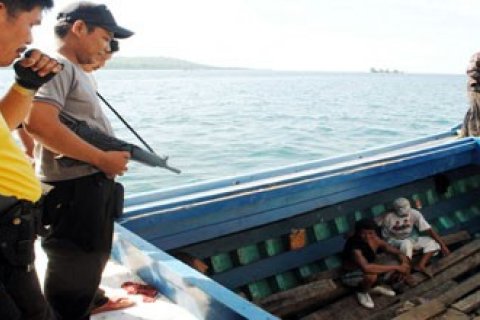 PENYELUNDUPAN KAYU