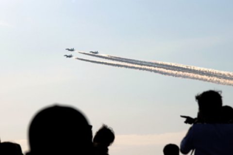 ATRAKSI SUKHOI
