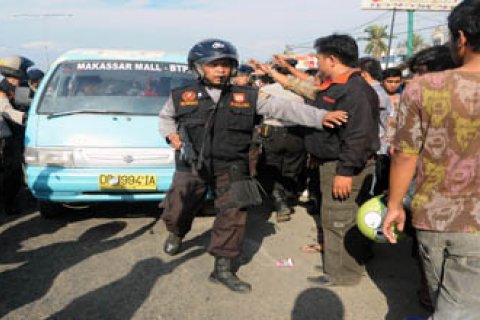 AMUK WARGA