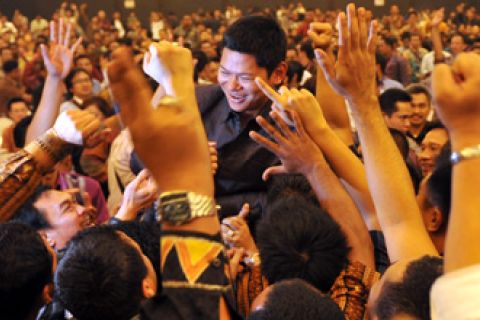 RAYAKAN KEMENANGAN