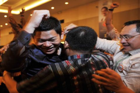 RAYAKAN KEMENANGAN