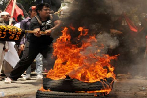 TUNTUT UMP