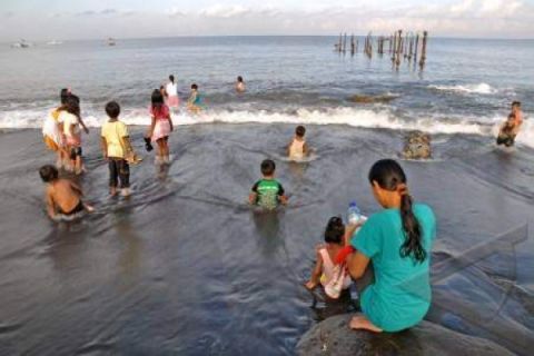 WISATA PANTAI AMPENAN