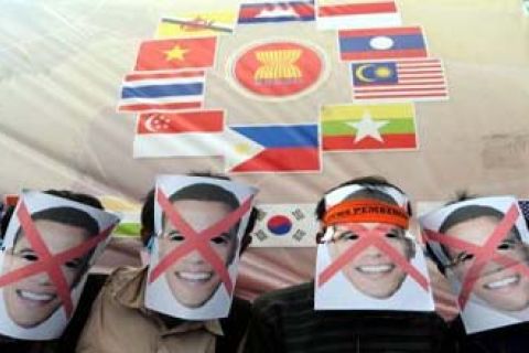 TOLAK OBAMA