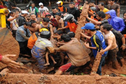 KORBAN MENINGGAL