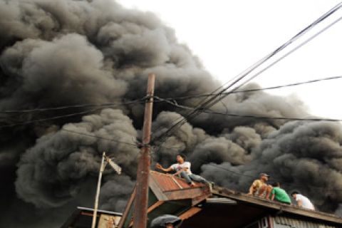 KEBAKARAN GUDANG PELASTIK