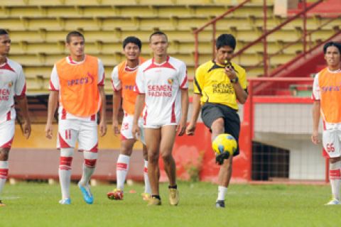 JELANG LAWAN PSM