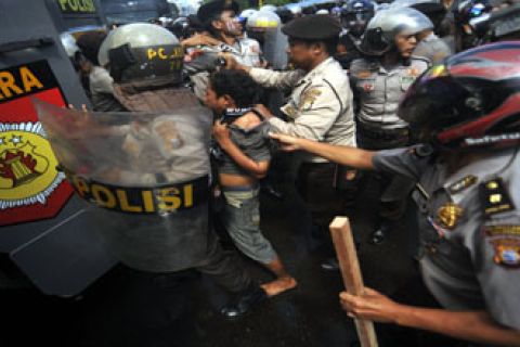 BENTROK EKSEKUSI TANAH