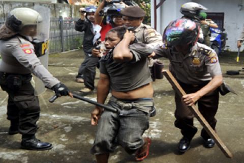 BENTROK EKSEKUSI TANAH