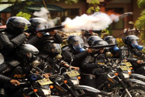 TEMBAK MAHASISWA