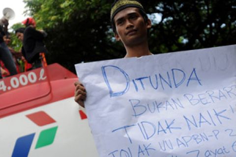 TOLAK KEPUTUSAN DPR