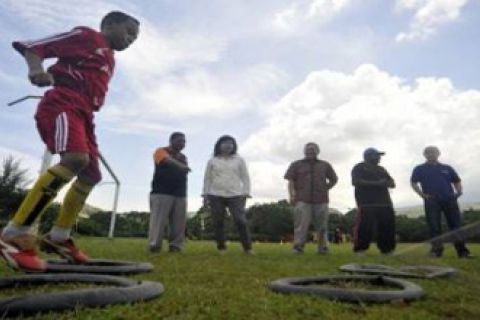 BANTUAN SEKOLAH BOLA