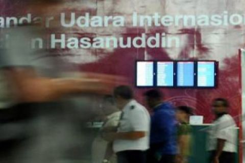 PREDIKSI PENUMPANG BANDARA