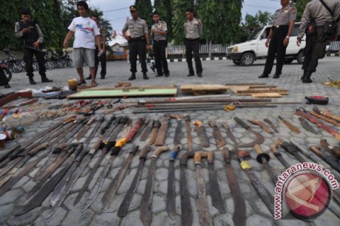Sita Senjata  Tajam