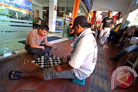 Mengisi waktu luang