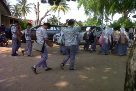 Korban Angkot Mogok