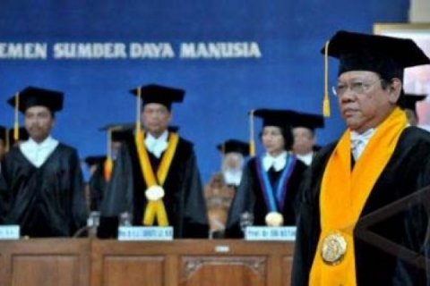 DOKTOR HONORIS CAUSA