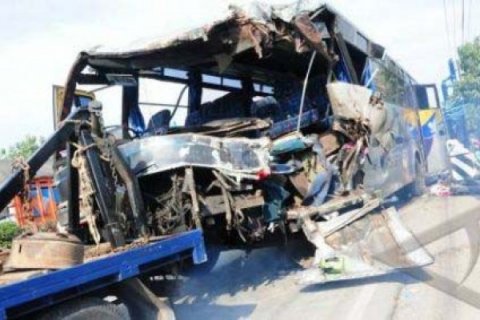 KECELAKAAN BUS PEMUDIK
