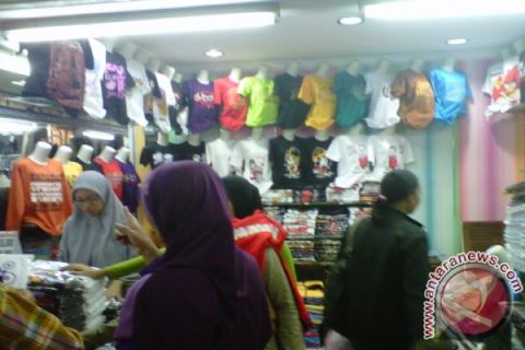 pedagang busana pasar Beringharjo