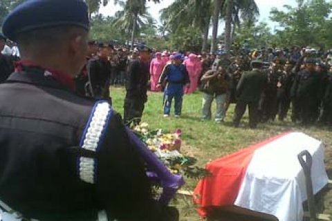 PEMAKAMAN BRIGDA SUHERMAN