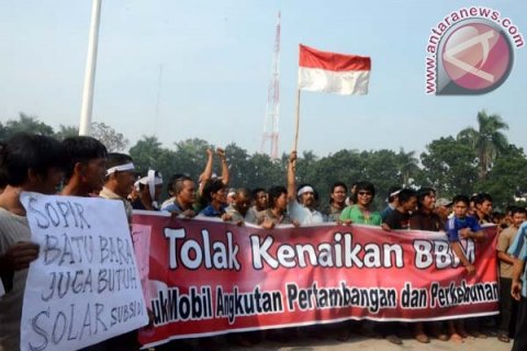 Unjukrasa tolak pengalihan bbm Subsidi