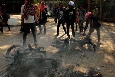 MOTOR TERBAKAR