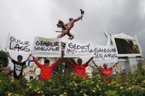 DUKUNG TIMNAS INDONESIA