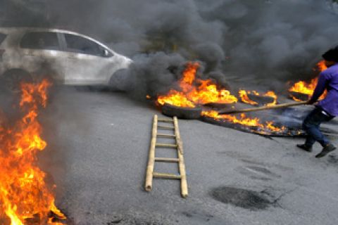 TUTUP JALAN