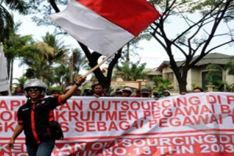 TOLAK KERJA KONTRAK