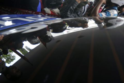 TUNTUT KENAIKAN UMP
