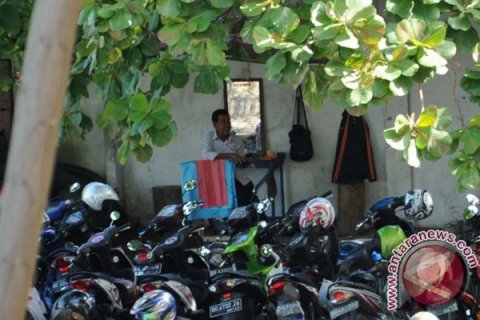 Tukang Cukur Ampera