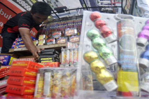 KEMBANG API TAHUN BARU