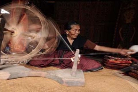PEMINTAL BENANG TORAJA