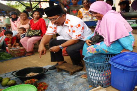 KUNJUNGI PASAR