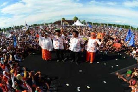 KAMPANYE ILHAM-AZIZ