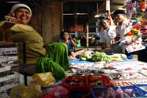 KUNJUNGI PASAR TRADISIONAL