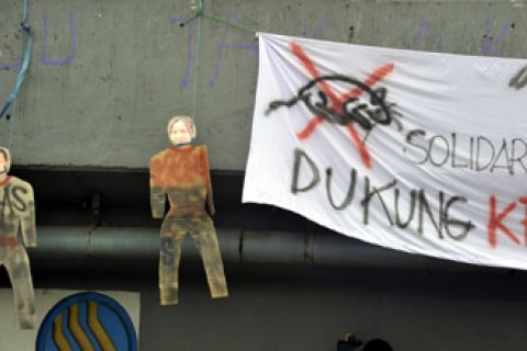 DEMO KORUPSI HAMBALANG