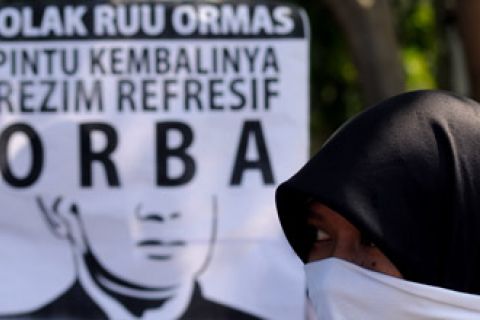 HTI TOLAK RUU ORMAS