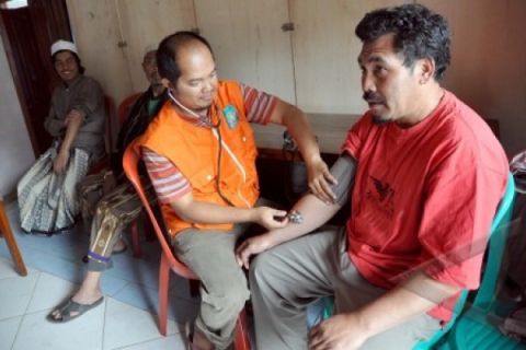 PENGOBATAN GRATIS KORBAN GEMPA