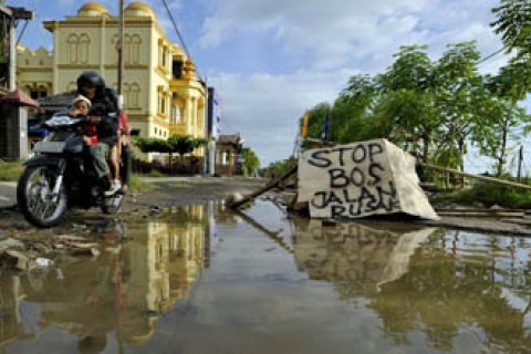 JALAN RUSAK