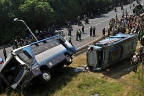 KECELAKAAN BERUNTUN